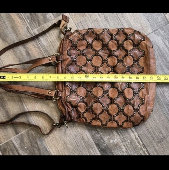 Rare Sundance Slightly Distressed Studded Genuine Leather Crossbody Shoulder Bag - Picture 3 of 11